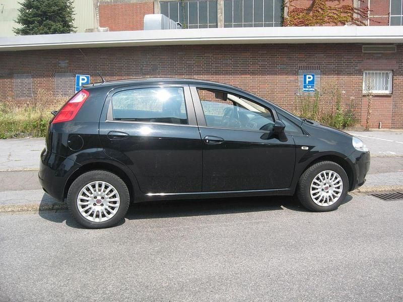 Gebraucht Fiat Punto Dynamic 77 PS (56 kW) 2009 Schwarz Kleinwagen
