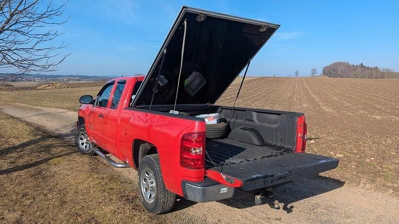 Gebraucht Chevrolet Silverado 320 PS (235 kW) 2007 Rot SUV