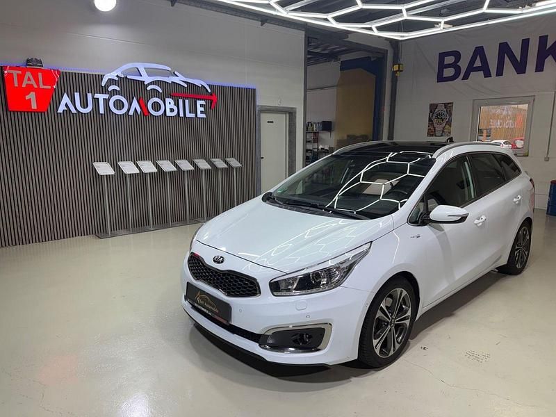 Weiß Gebraucht 2017 Kia Ceed Platinum Kombi | 12.490 € (Guter Preis) - Bild 1/4