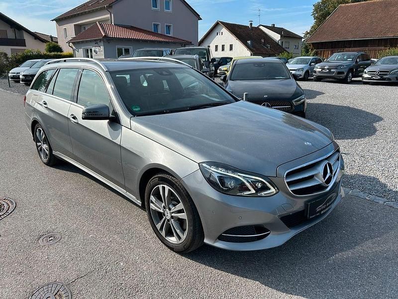 Silber Gebraucht 2013 Mercedes E350 Avantgarde Limousine | 7.990 € (Guter Preis) - Bild 1/4