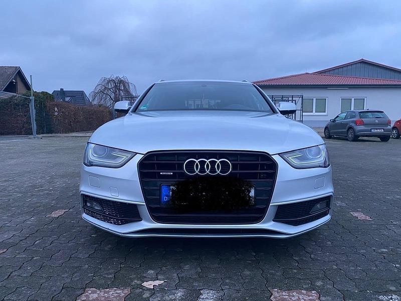 Silber Gebraucht 2013 Audi A4 S-Line Kombi | 9.200 € (Fairer Preis) - Bild 1/4