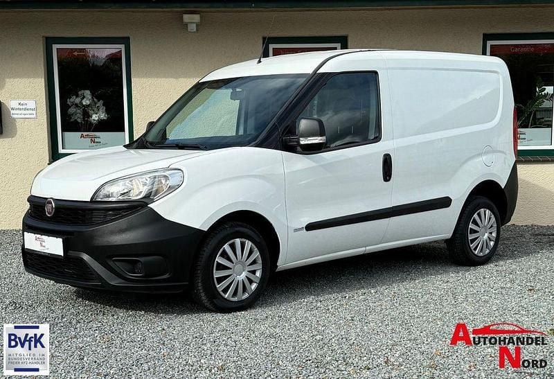 Weiß Gebraucht 2015 Fiat Doblò Van / Kleinbus | 8.885 € (Guter Preis) - Bild 1/4