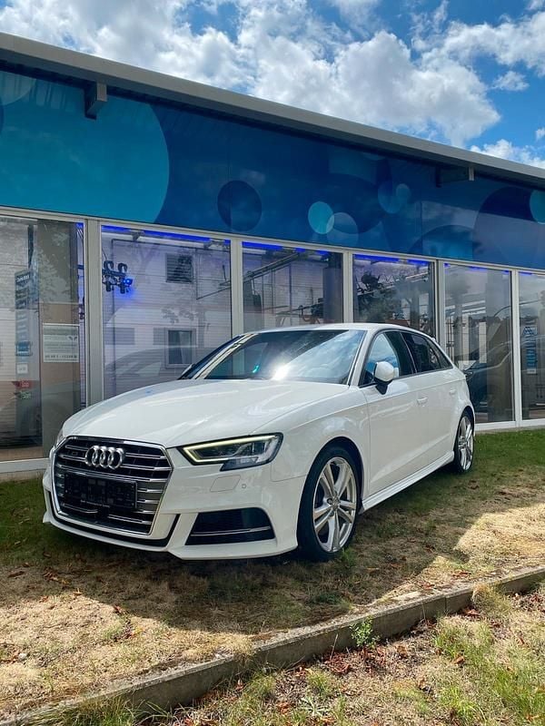 Weiß Gebraucht 2017 Audi S3 Comfort Limousine | 20.490 € (Superpreis) - Bild 1/4