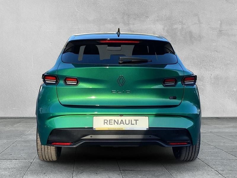 Neu Renault Clio V Techno 158 PS (116 kW) 2026 Grün Limousine