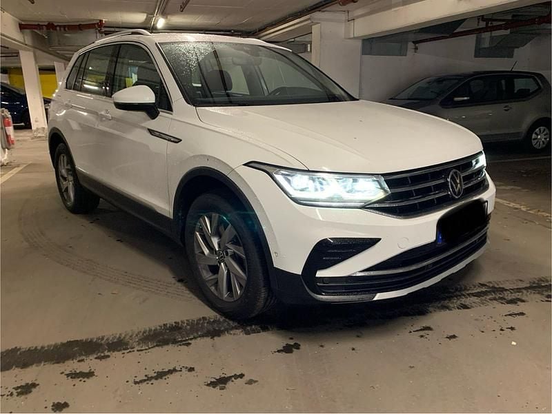 Second-hand VW Tiguan Elegance 200 CP (147 kW) 2022 Alb SUV