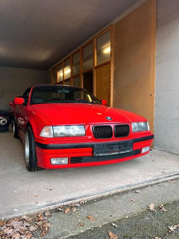 Rot Gebraucht 1995 BMW 318 Cabriolet Cabrio | 6.000 € - Bild 1/4