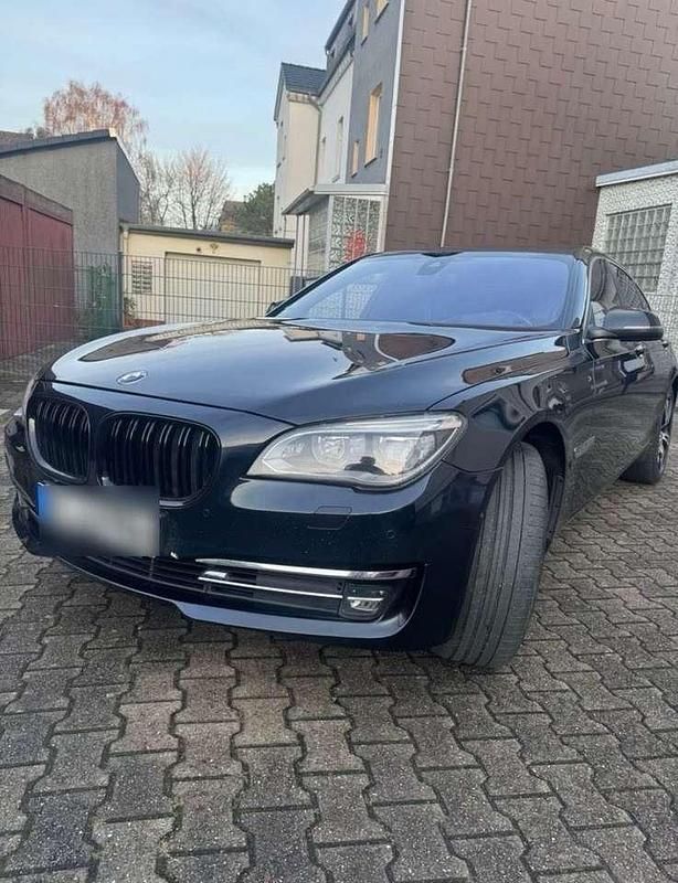 Gebraucht BMW 740 313 PS (230 kW) 2015 Schwarz Limousine