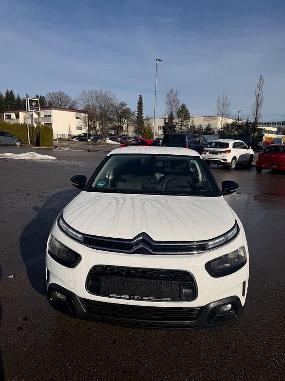 Gebraucht Citroën C4 Feel 131 PS (96 kW) 2019 Weiß Limousine