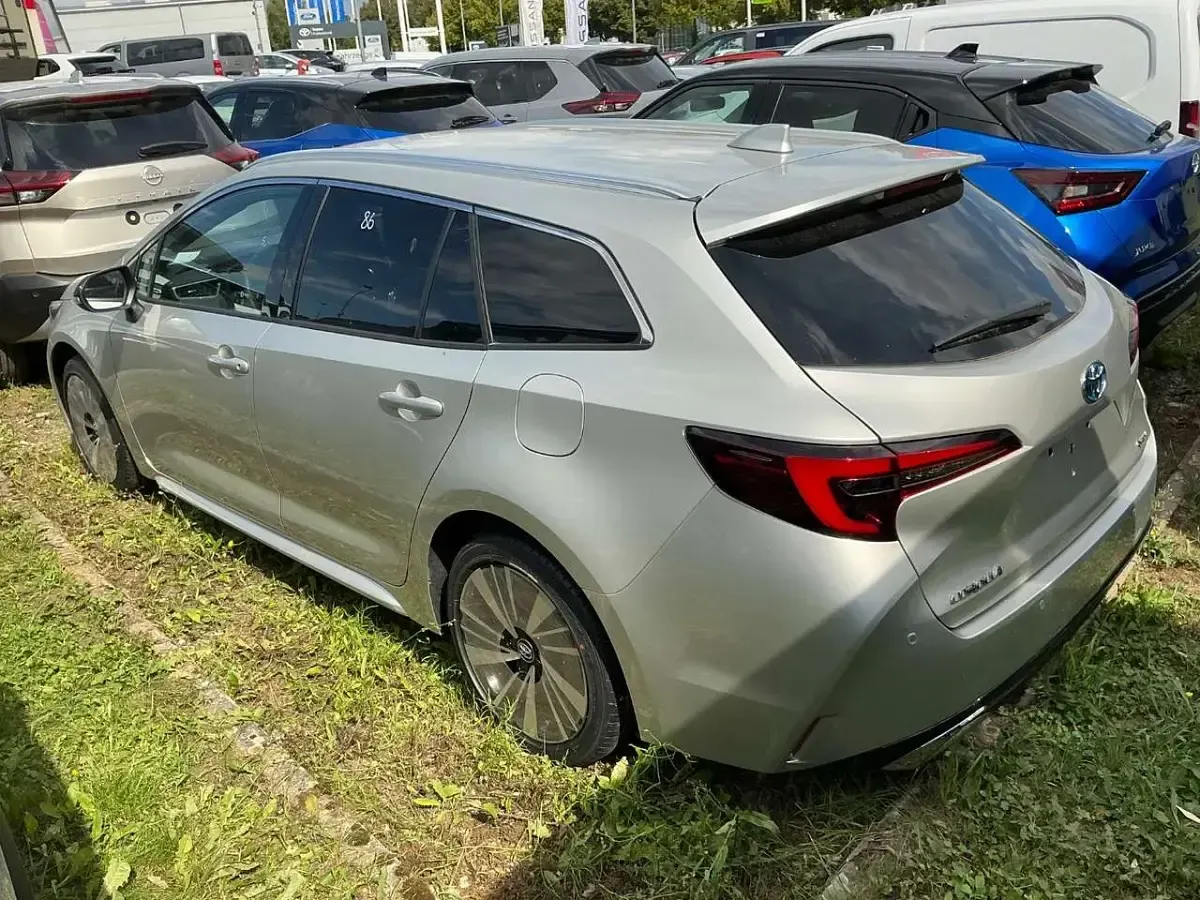 Ny Toyota Corolla 178 HK (130 kW) 2026 Sølv Stationcar