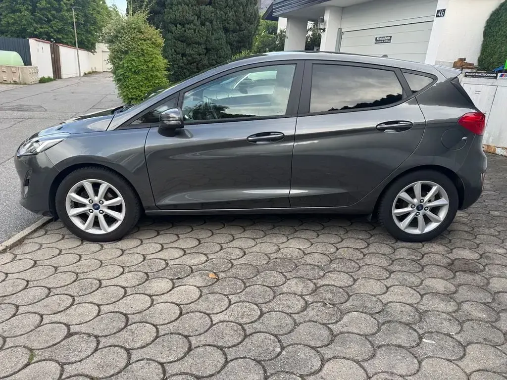 Gebraucht Ford Fiesta 101 PS (74 kW) 2018 Magnetic Kleinwagen