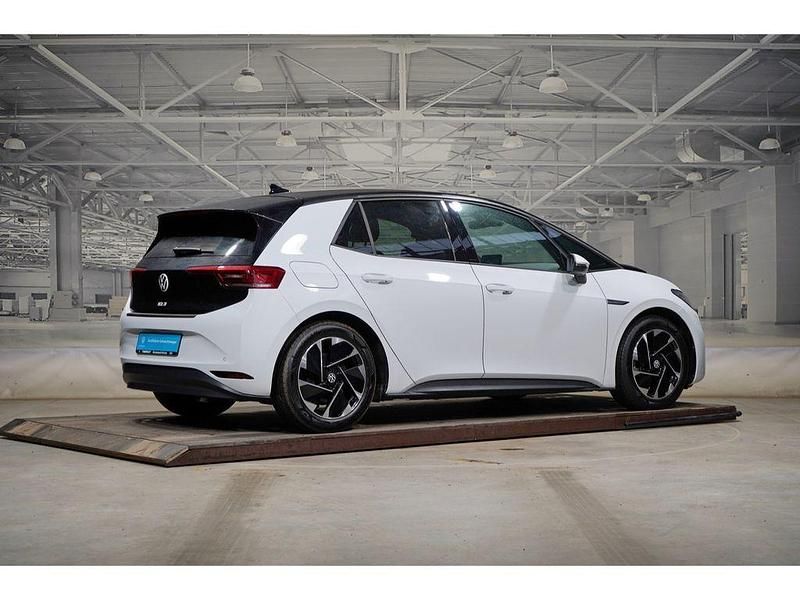 Gebraucht VW ID.3 Pro Performance 150 kW (204 PS) 2023 Gletscherweiß metallic Kleinwagen