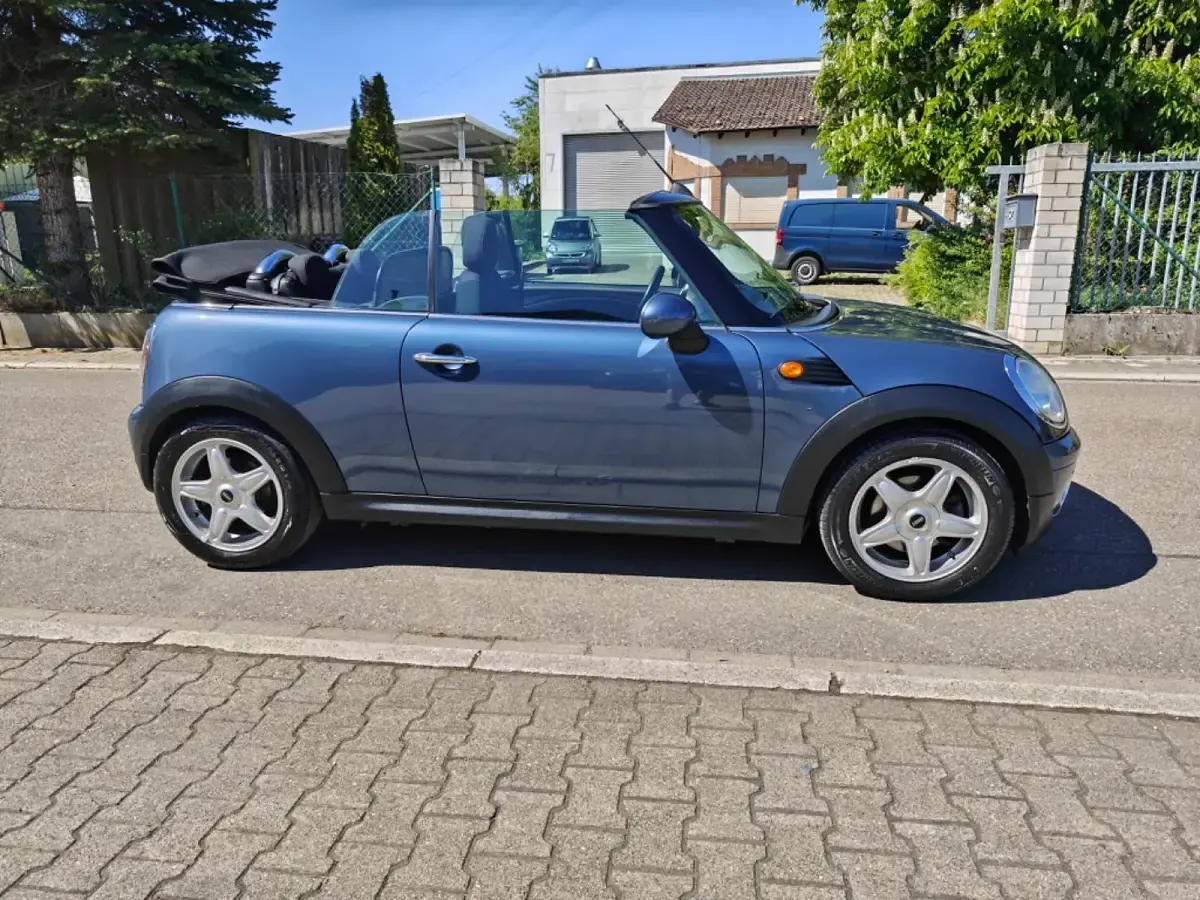 Gebraucht Mini Cooper Cabriolet 122 PS (89 kW) 2010 Blau Cabrio