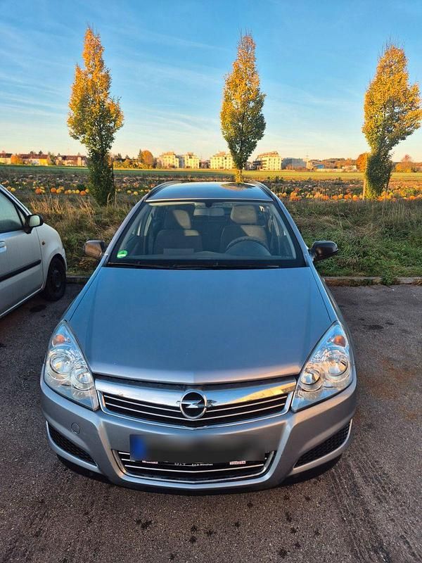 Silber Gebraucht 2009 Opel Astra Edition Kombi | 1.800 € (Fairer Preis) - Bild 1/4