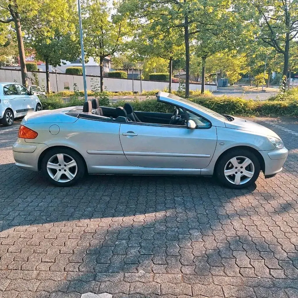 Gebraucht Peugeot 307 CC 110 PS (80 kW) 2004 Silber Cabrio