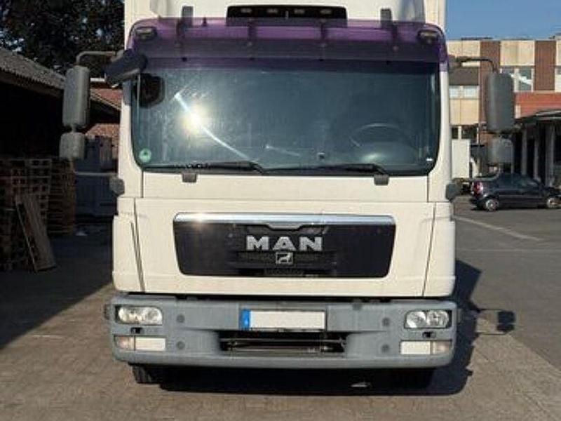 Rot Gebraucht 2004 Renault Modus Van / Kleinbus | 1.490 € (Fairer Preis) - Bild 1/4