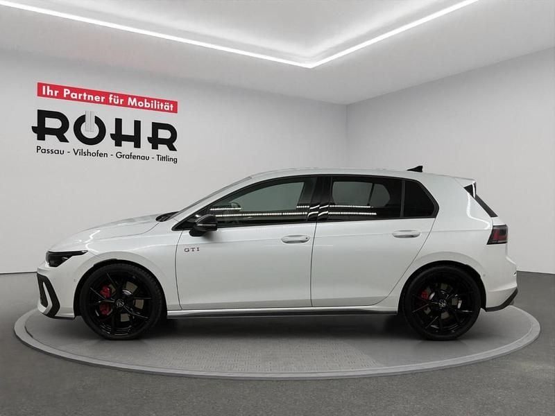 Second-hand VW Golf VIII GTI 265 CP (194 kW) 2025 Alb Berlinǎ