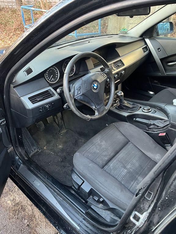 Gebraucht BMW 520 163 PS (119 kW) 2006 Schwarz Kombi