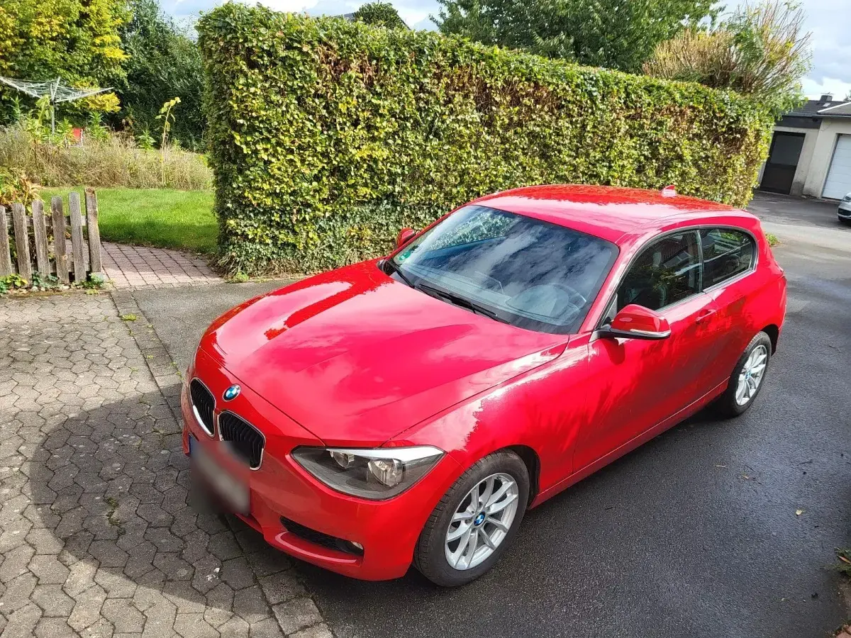 Gebraucht BMW 114 102 PS (75 kW) 2013 Rot Kleinwagen