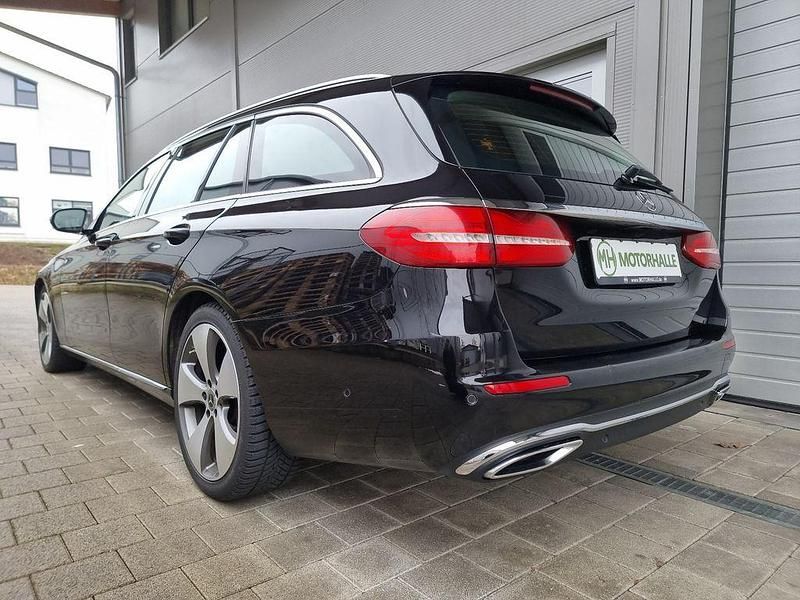 Gebraucht Mercedes E220 Avantgarde 194 PS (142 kW) 2017 Schwarz Limousine
