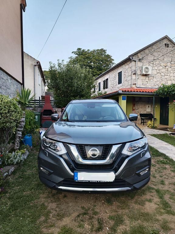 Grau Gebraucht 2018 Nissan X-Trail N-Connecta SUV | 17.700 € (Fairer Preis) - Bild 1/4