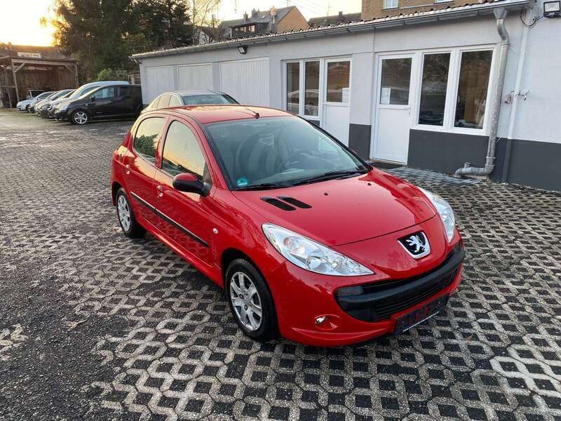 Farbe rot aden/flach standard Gebraucht 2011 Peugeot 206 Basis Kleinwagen | 2.400 € (Fairer Preis) - Bild 1/4