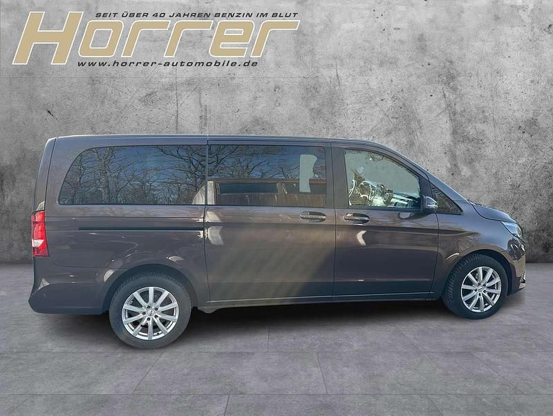 Gebraucht Mercedes V220 163 PS (119 kW) 2018 Dolomitbraun Van / Kleinbus