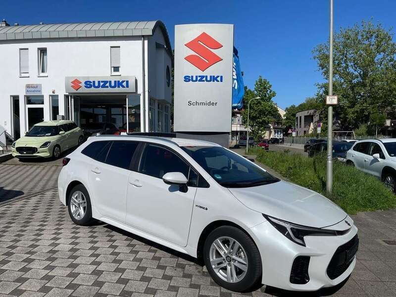 Platinum white pearl metallic Gebraucht 2023 Suzuki Swace Comfort+ Kombi | 24.990 € (Fairer Preis) - Bild 1/4