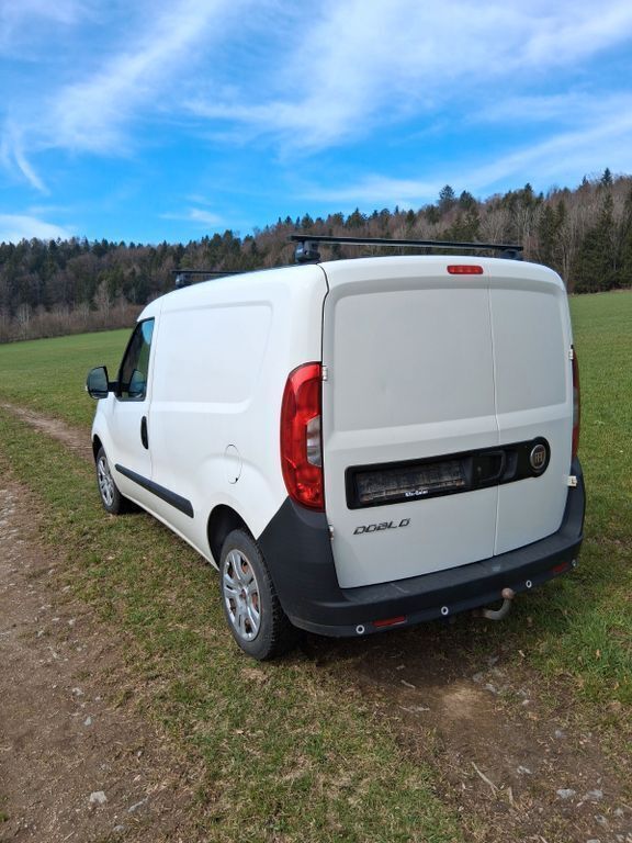 Gebraucht Fiat Doblò 80 PS (58 kW) 2018 Weiß Van / Kleinbus