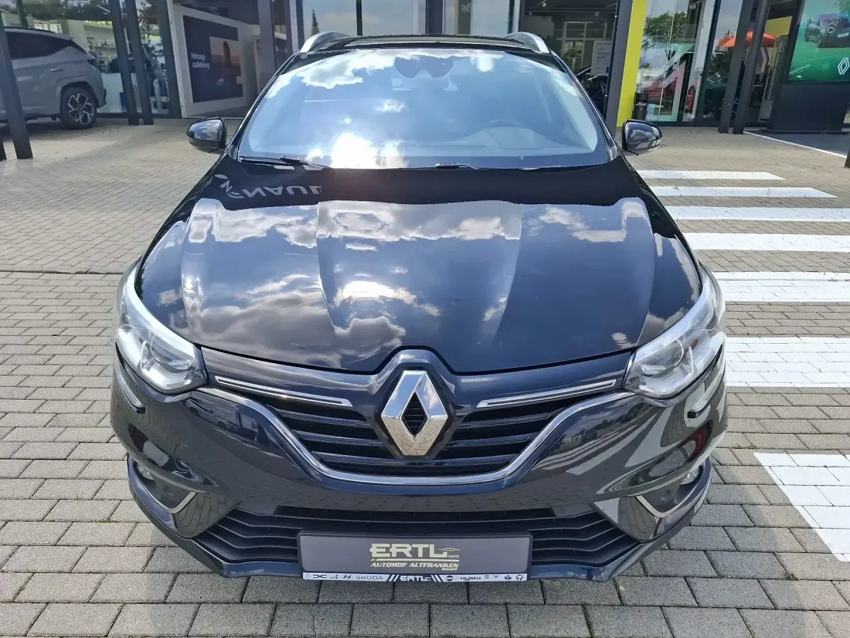 Gebraucht Renault Mégane II Intens 140 PS (102 kW) 2021 Schwarz Limousine