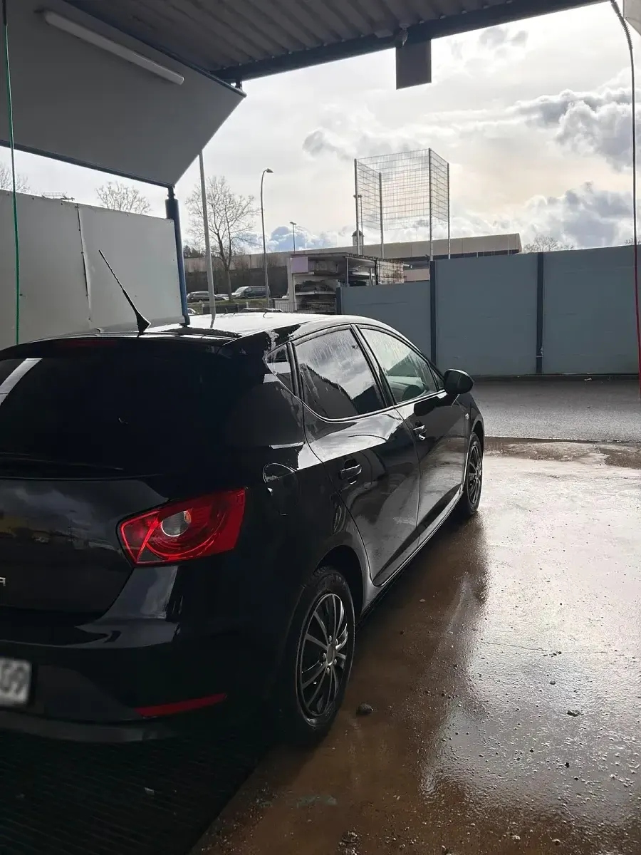 Gebraucht Seat Ibiza 70 PS (51 kW) 2013 Schwarz Kleinwagen