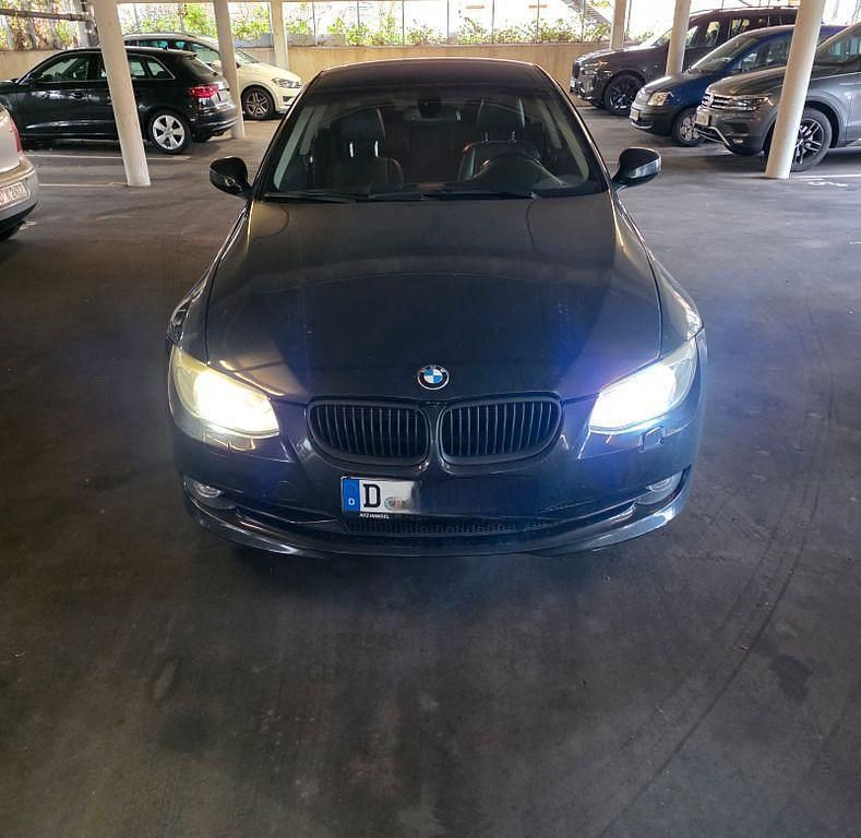 Gebraucht BMW 318 Sport Line 143 PS (105 kW) 2010 Schwarz Coupé