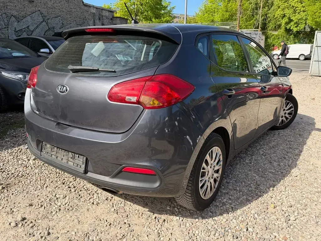 Gebraucht Kia Ceed Edition 7 90 PS (66 kW) 2015 Grau Kleinwagen
