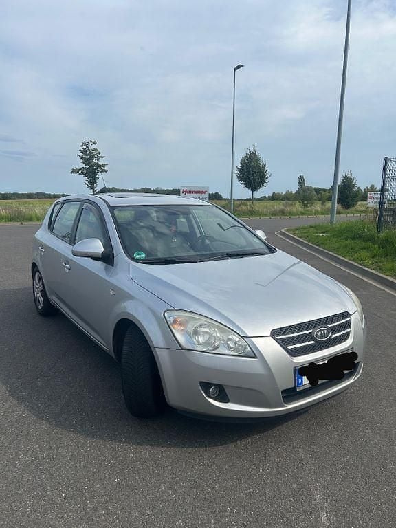 Silber Gebraucht 2007 Kia Ceed EX Limousine | 2.000 € (Guter Preis) - Bild 1/4