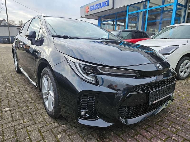 Black micamet 209 Gebraucht 2020 Suzuki Swace Comfort+ Kombi | 17.990 € (Fairer Preis) - Bild 1/4