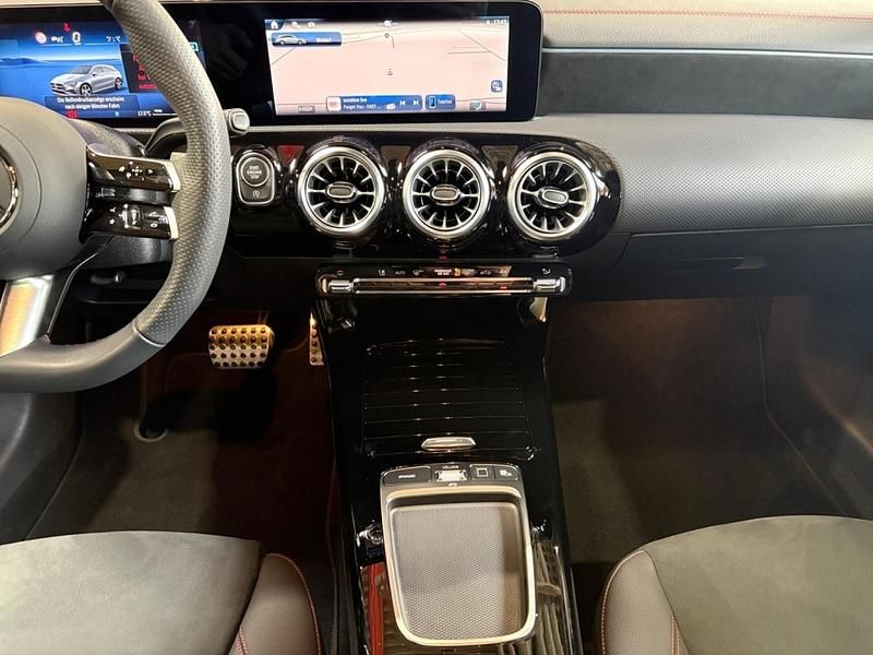 Gebraucht Mercedes CLA180 Shooting Brake AMG 100 PS (73 kW) 2025 Unilack polarweiß Kombi