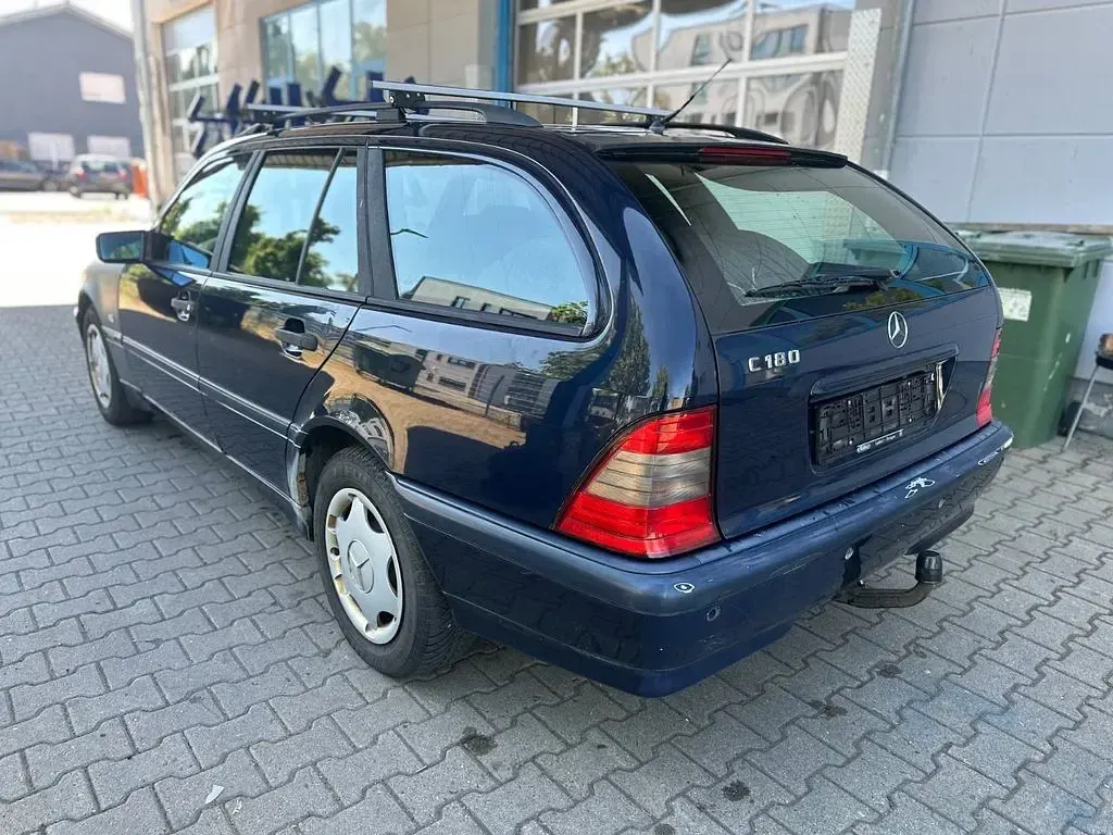 Gebraucht Mercedes C180 129 PS (94 kW) 2000 Blau Limousine