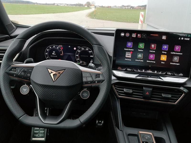 Neu Cupra Formentor 150 PS (110 kW) 2026 Grau SUV