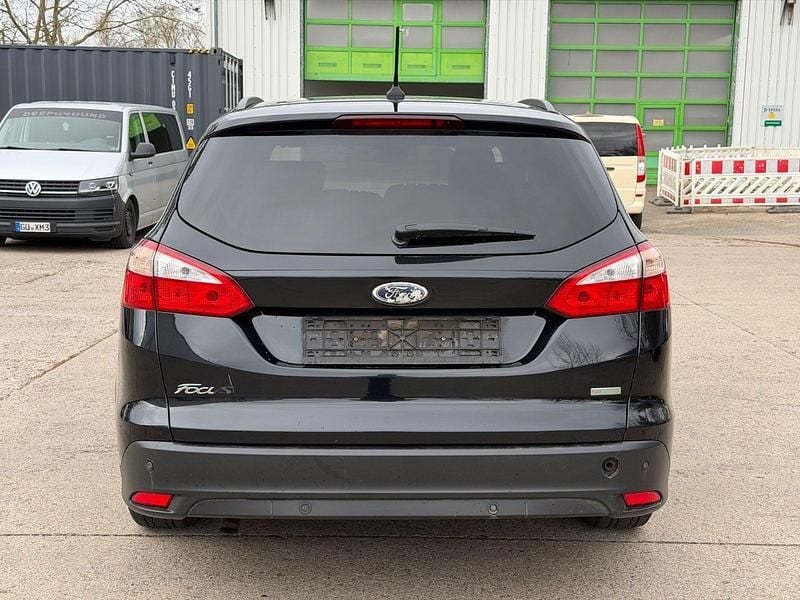 Gebraucht Ford Focus Trend 125 PS (91 kW) 2013 Schwarz Kombi