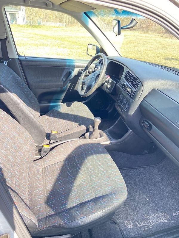 Gebraucht VW Golf III 75 PS (55 kW) 1996 Silber Limousine