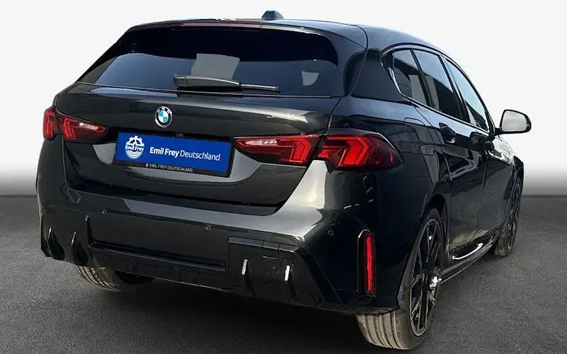 Uusi BMW 120 Performance 170 HP (125 kW) 2026 Musta Viistoperä