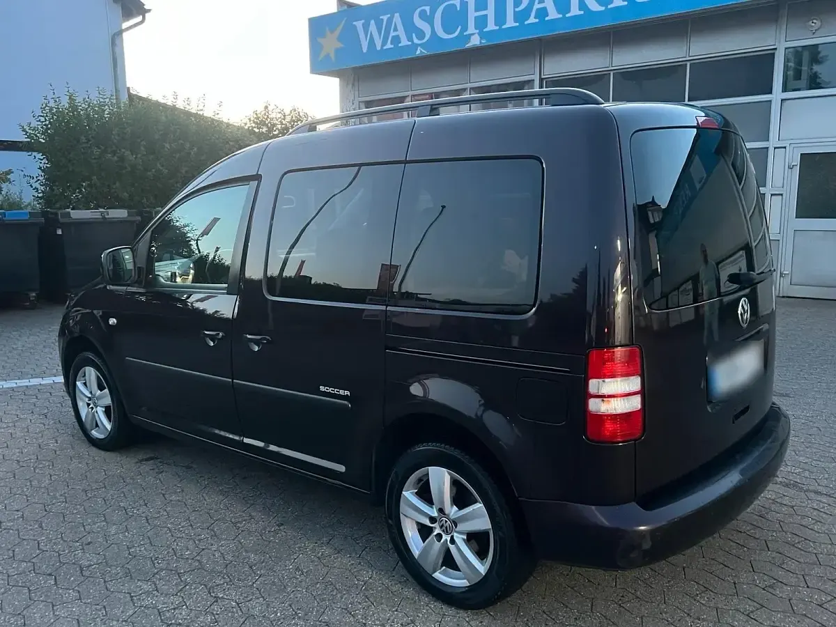 Gebraucht VW Caddy 140 PS (102 kW) 2014 Violet Van / Kleinbus