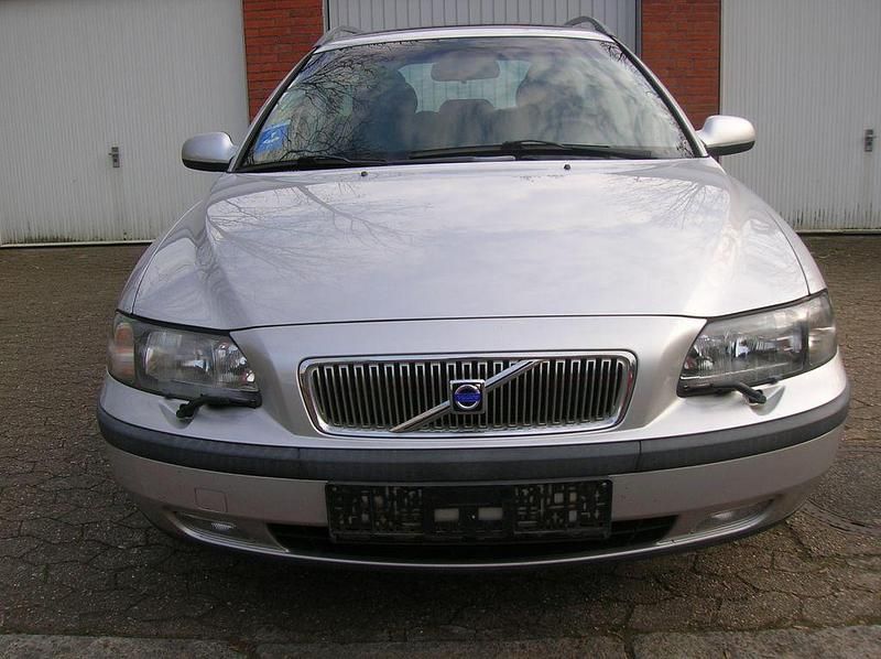 Gebraucht Volvo V70 140 PS (102 kW) 2000 Silber Kombi
