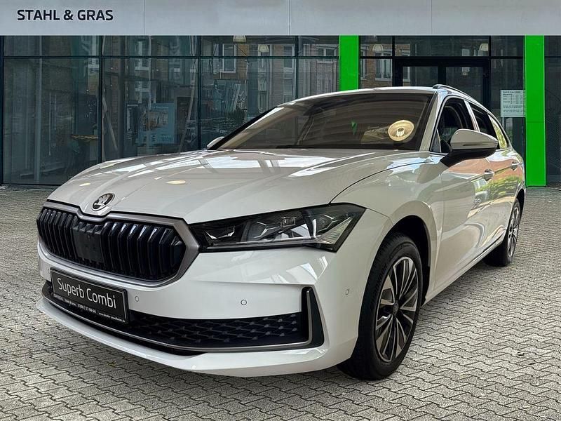 Neu Skoda Superb Selection 150 PS (110 kW) 2025 Weiss Kombi