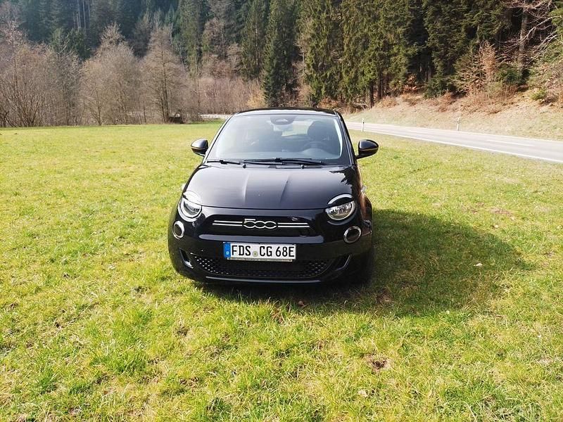 Gebraucht Fiat 500e 69 kW (95 PS) 2022 Schwarz Limousine