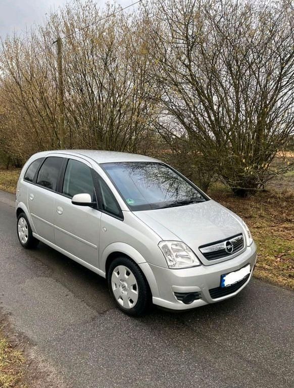 Gebraucht Opel Meriva Selection 90 PS (66 kW) 2010 Silber Van / Kleinbus