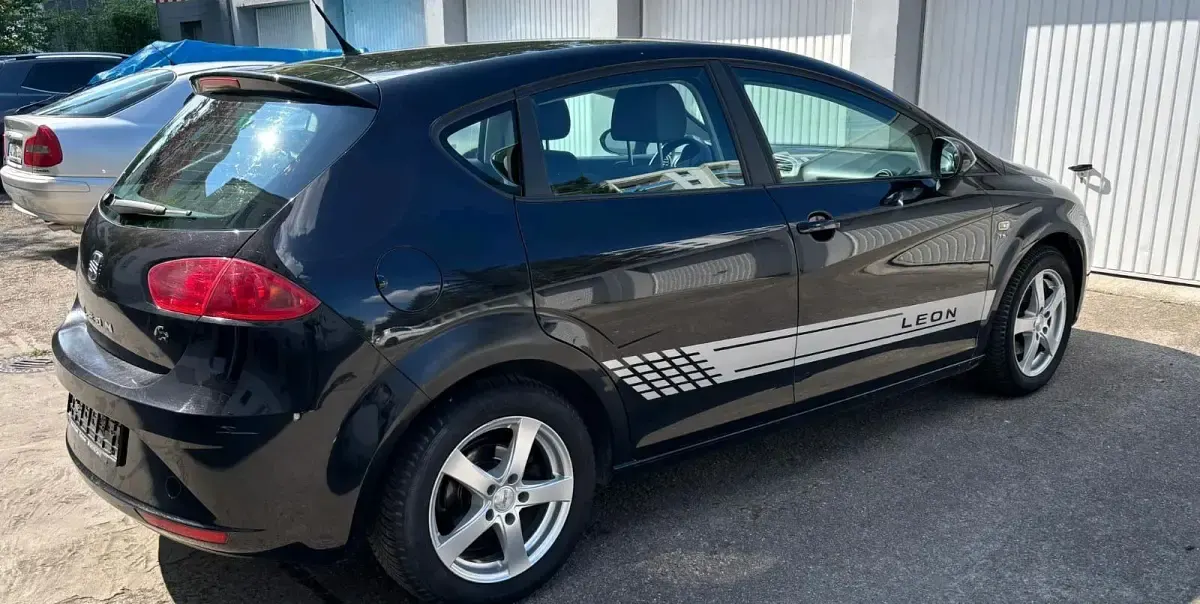 Brugt Seat Leon 105 HK (77 kW) 2011 Sort Hatchback