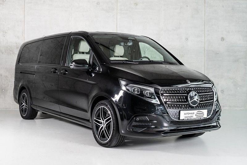Obsidianschwarz metallic Gebraucht 2024 Mercedes V300 Exclusive Van / Kleinbus | 99.890 € - Bild 1/4