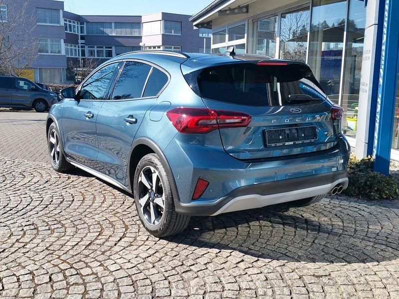Gebraucht Ford Focus Active X 125 PS (91 kW) 2023 Blau Limousine