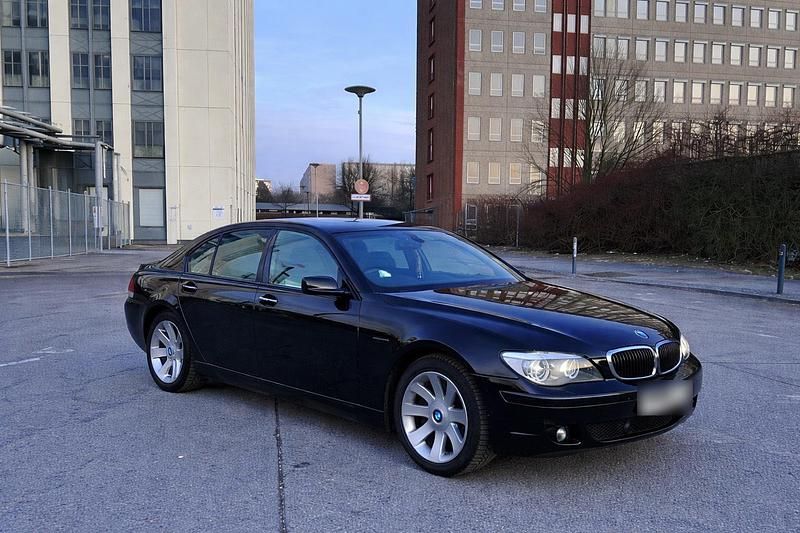 Gebraucht BMW 750L Comfort Edition 367 PS (269 kW) 2008 Blau Limousine