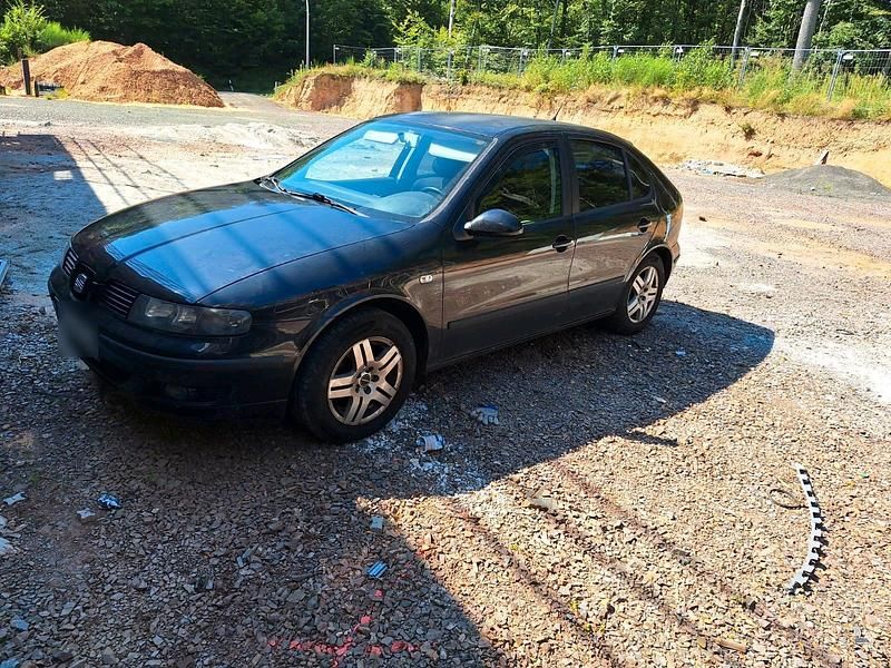 Usata Seat Leon 101 CV (74 kW) 2003 Nero Utilitaria